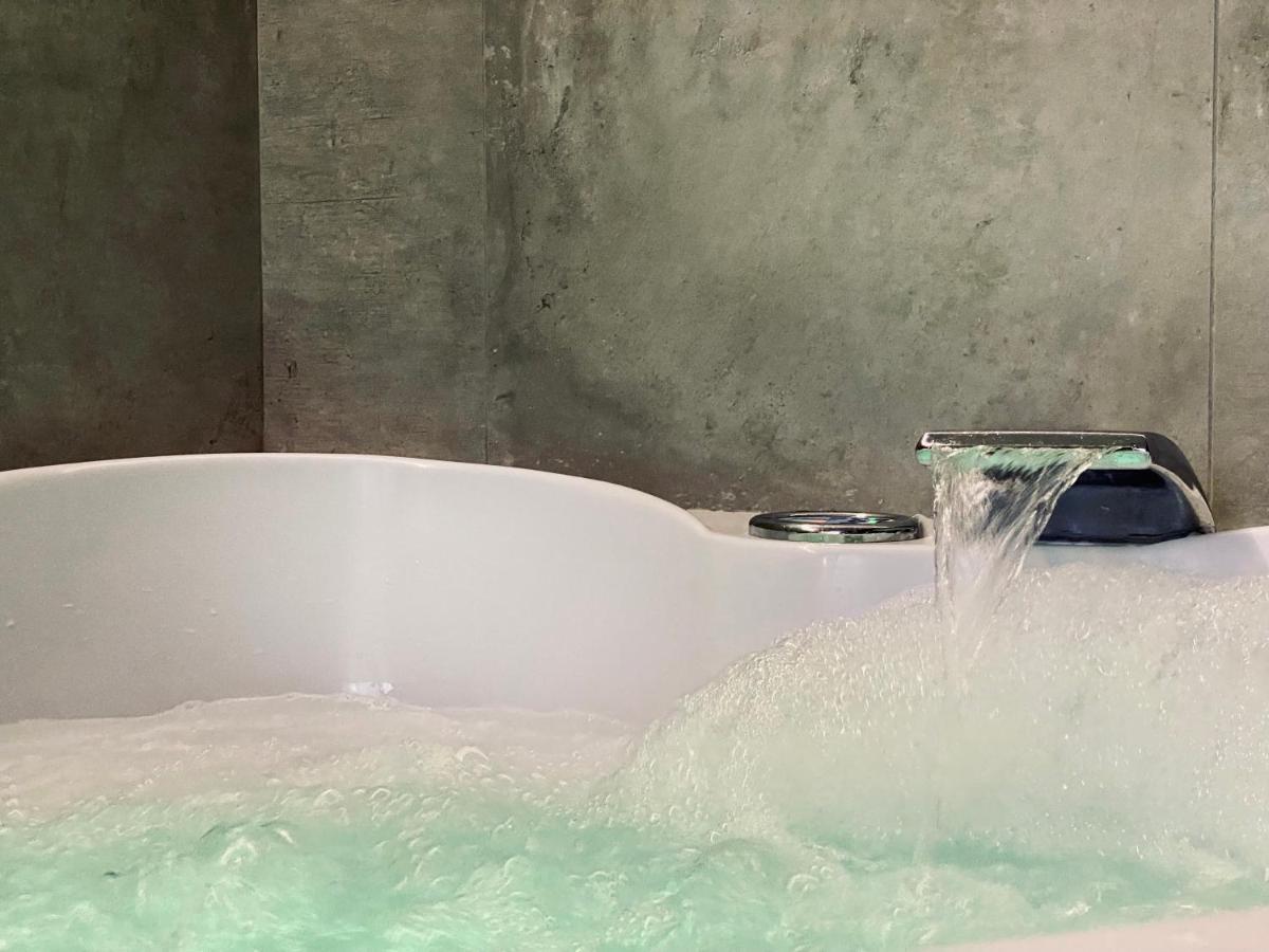 Apartment Premium Jacuzzi For Couples, Old Town Краков Экстерьер фото